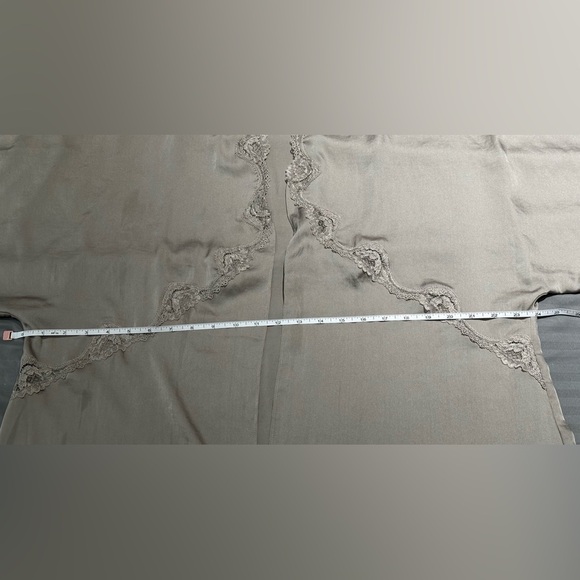 Victoria's Secret: Women’s Open Kimono- Size XS - Picture 5 of 7